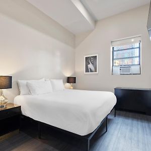 Camera standard con letto king size